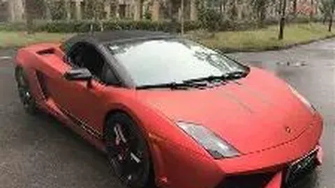 沙溢新年佳节携家人温馨合影，四口之家摆出同款造型展现默契